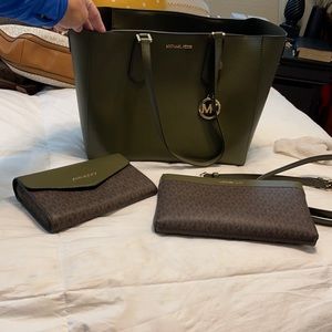 Michael Kors authentic green purse with 2 clutches